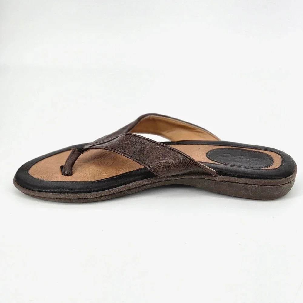 b.o.c. Born Concept Women US 6M Brown Floral Embossed Cushioned Thong Flip Flop